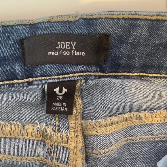 NWT True Religion Joey Flare Jeans Size 26 Medium Wash Flap Pockets Twist Hem - Picture 3 of 12